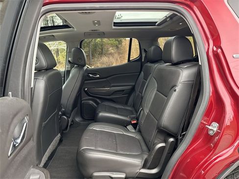 Used 2020 GMC Acadia SLT w/ Premium Package image 26