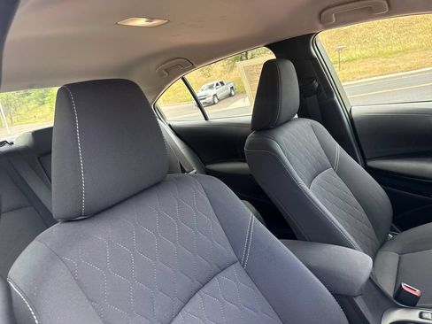 Used 2024 Toyota Corolla LE FWD image 32