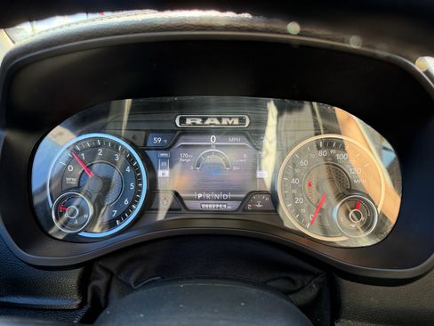 Used 2019 RAM 1500 Laramie w/ Off Road Group image 12