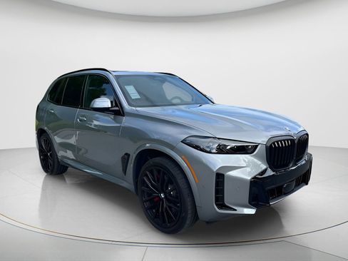 New 2026 BMW X5 xDrive40i w/ M Sport Package image 1