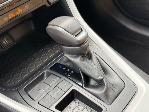 Used 2025 Toyota RAV4 XLE Premium image 17