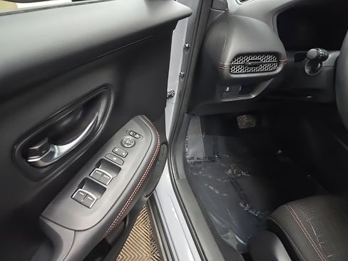 Used 2024 Honda HR-V Sport image 27