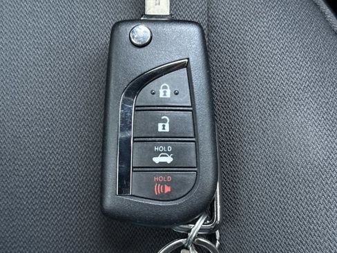 Used 2022 Toyota Camry LE image 21