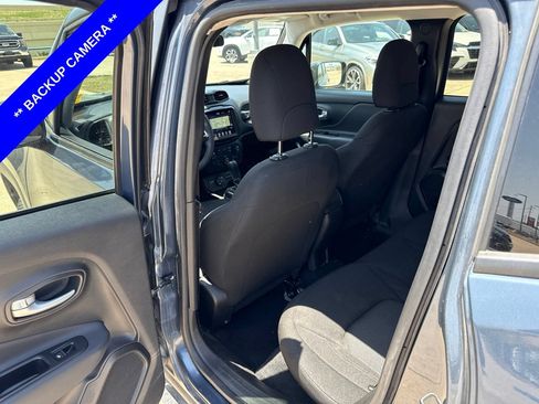 Used 2023 Jeep Renegade Latitude AWD/4WD image 7