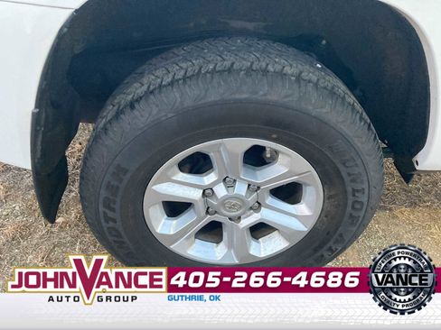 Used 2020 Toyota 4Runner SR5 Premium image 8