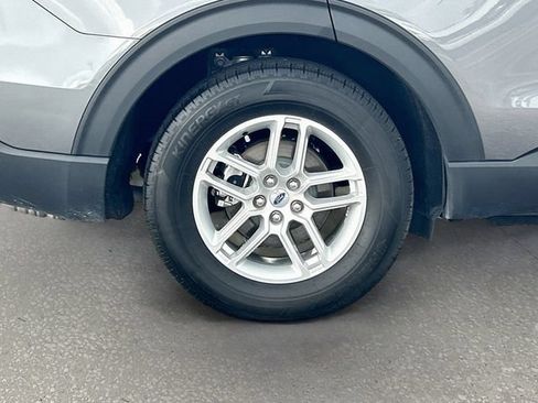 Used 2025 Ford Explorer Active RWD image 32