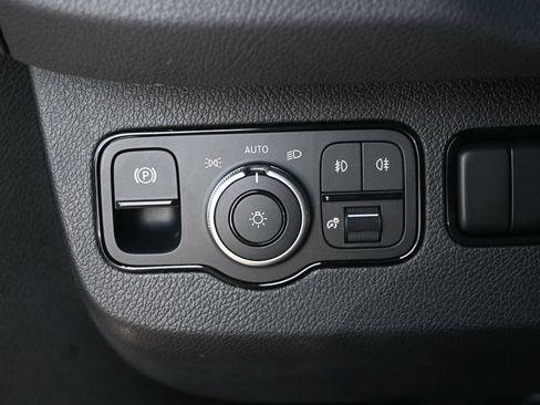 Used 2025 Mercedes-Benz Sprinter 2500 image 9