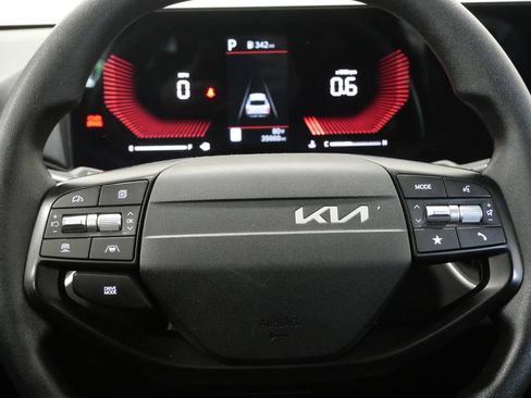 Used 2025 Kia K4 FWD image 16