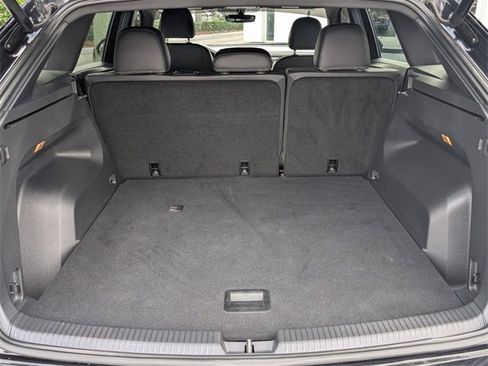 Used 2021 Volkswagen Atlas Cross Sport SE image 14