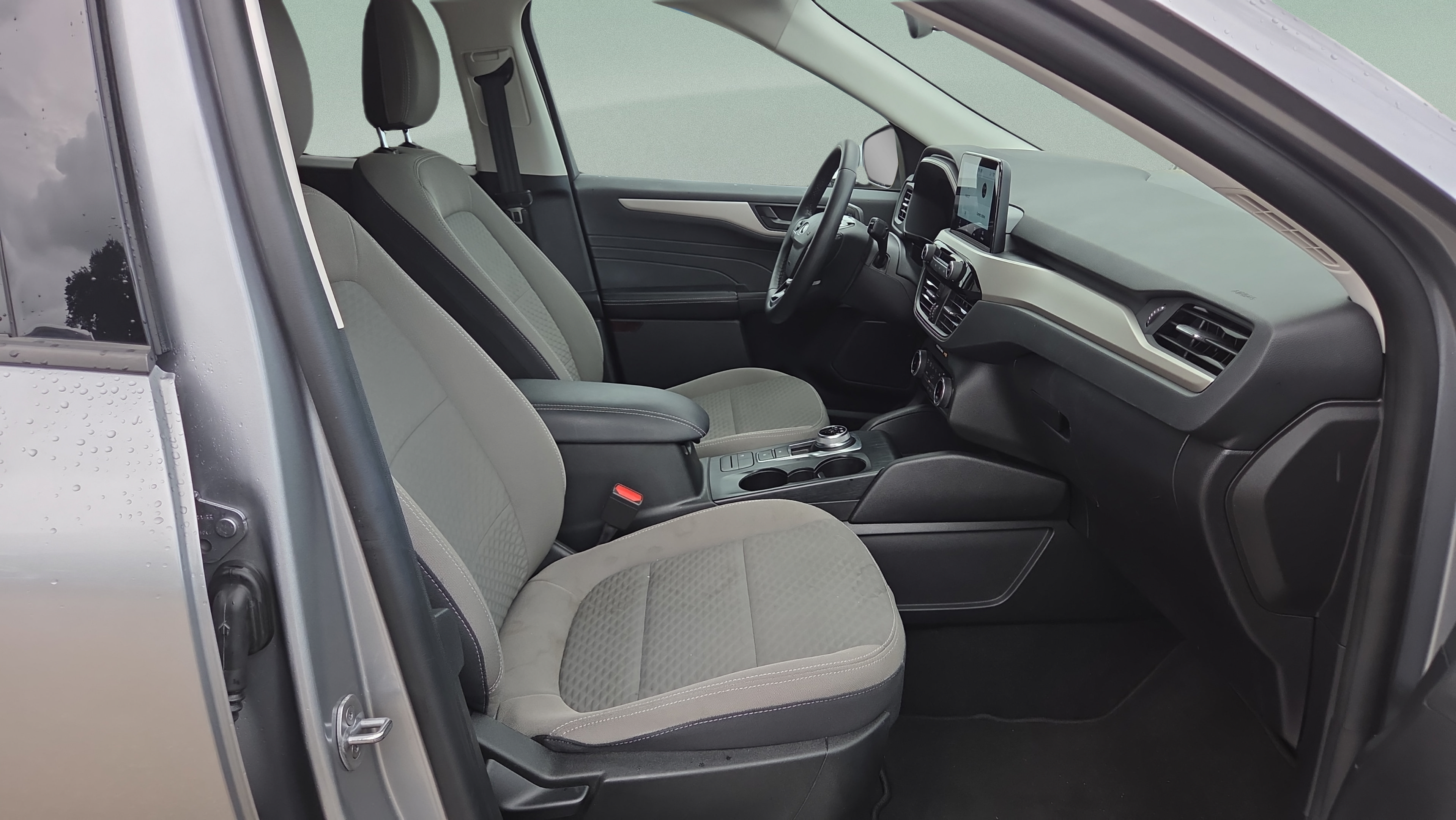 Used 2022 Ford Escape SE w/ Convenience Package FWD image 17