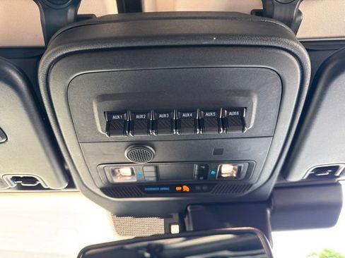 New 2025 Ford Bronco Raptor w/ Interior Carbon Fiber Pack AWD/4WD image 25