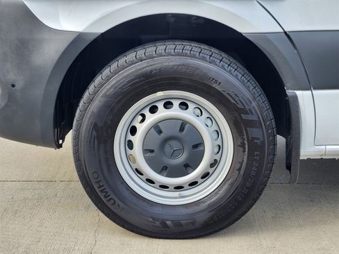 Used 2024 Mercedes-Benz Sprinter 144 Cargo image 12