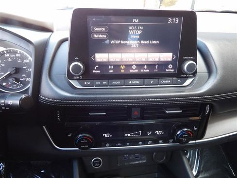 Used 2021 Nissan Rogue SV w/ Premium Package image 21