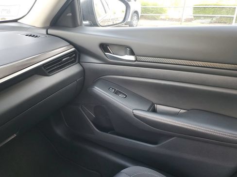 Certified 2025 Nissan Altima 2.5 SV FWD image 35