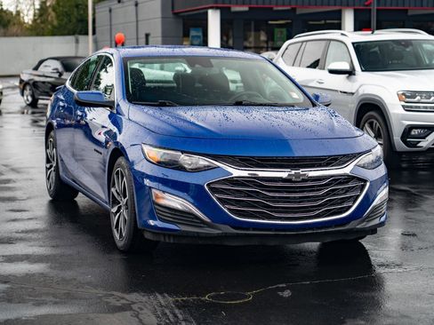 Used 2023 Chevrolet Malibu RS image 2