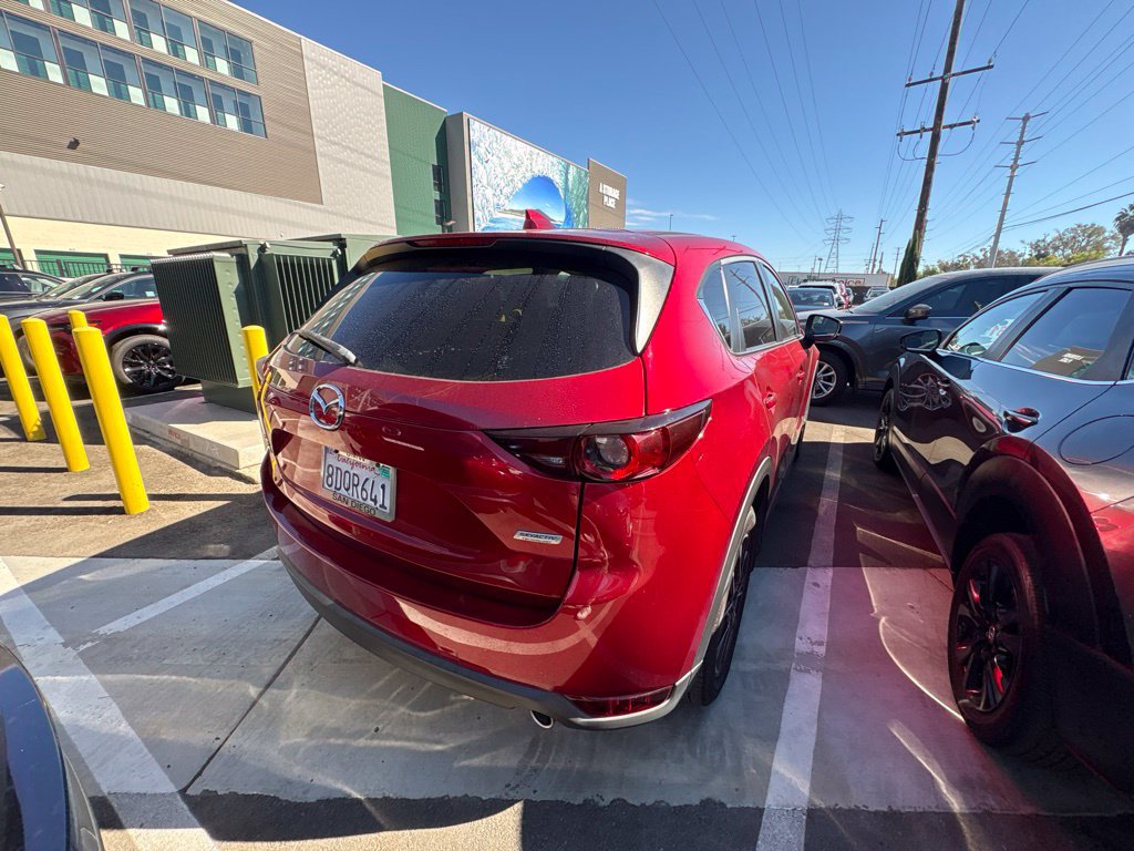 Used 2018 MAZDA CX-5 Touring w/ Preferred Equipment Package FWD image 5