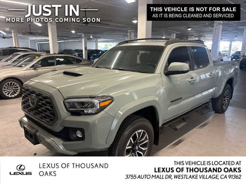 Used 2022 Toyota Tacoma TRD Sport w/ Black Out Package (TMS) image 1