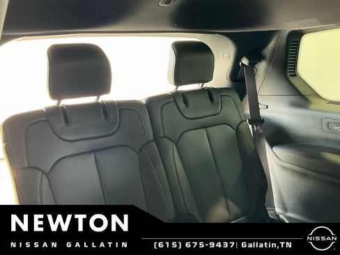 Used 2024 Jeep Grand Cherokee L Limited AWD/4WD image 30