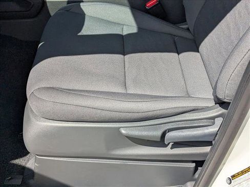 New 2025 Nissan Frontier S image 4