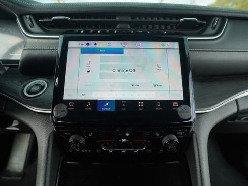 Used 2021 Jeep Grand Cherokee L Limited image 31