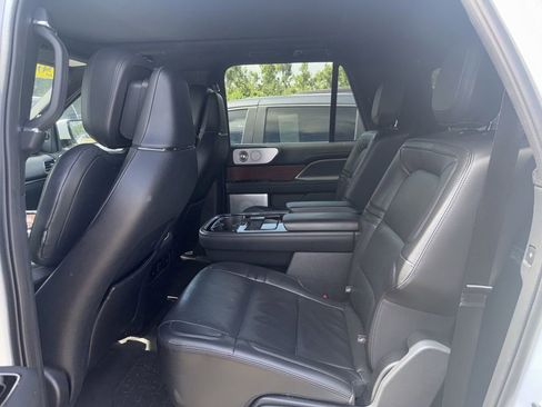 Used 2023 Lincoln Navigator L Reserve AWD/4WD image 6