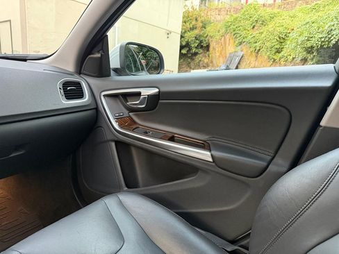Used 2016 Volvo S60 T5 Premier w/ Climate Package image 24