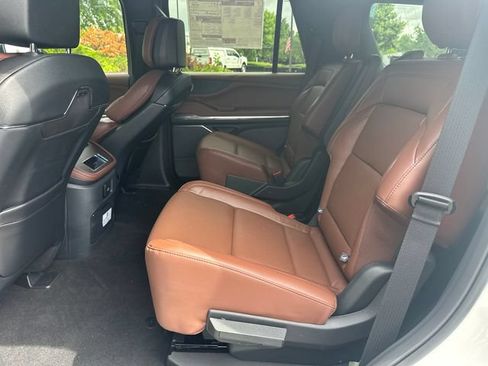 New 2026 Lincoln Navigator Reserve AWD/4WD image 19