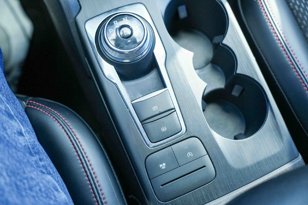 Used 2025 Ford Escape ST-Line Select AWD/4WD image 34
