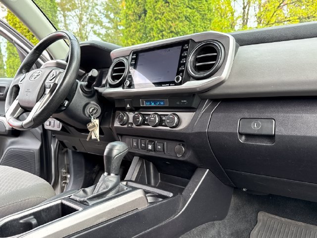 Used 2021 Toyota Tacoma SR5 AWD/4WD image 24