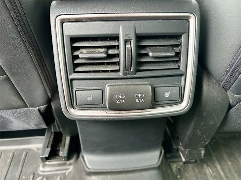 Used 2024 Subaru Forester Touring image 27