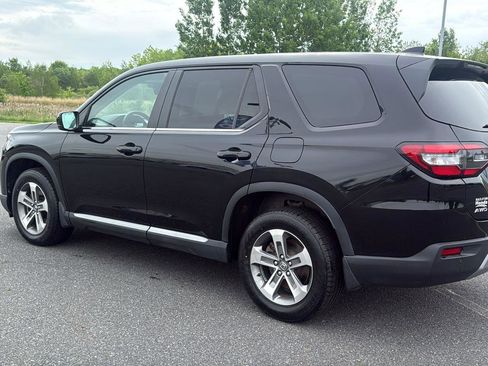 Used 2025 Honda Pilot EX-L image 9