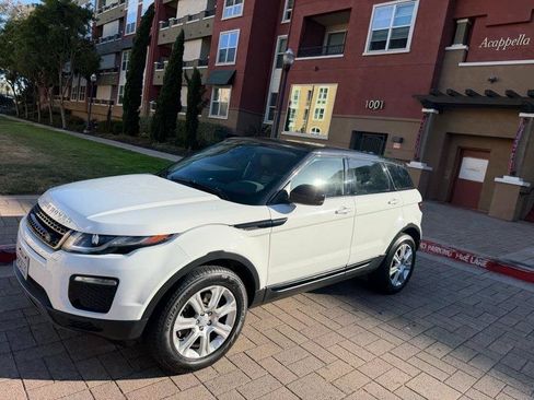Used 2017 Land Rover Range Rover Evoque SE Premium AWD/4WD image 4