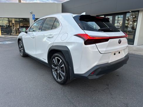 Used 2020 Lexus UX 250h w/ Premium Package image 8