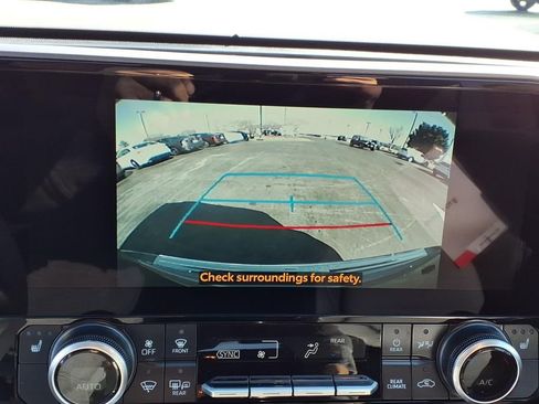 New 2026 Toyota Highlander XLE image 15