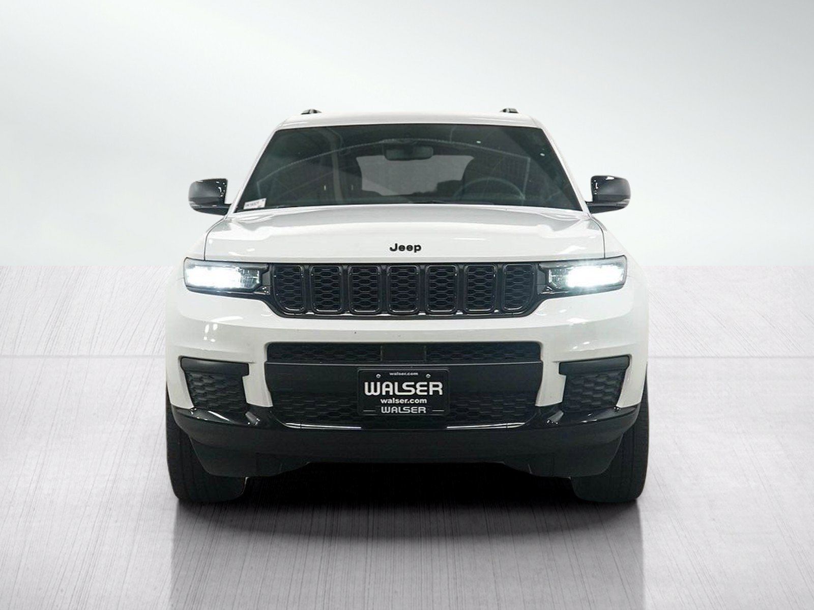 Used 2023 Jeep Grand Cherokee L Laredo AWD/4WD image 9