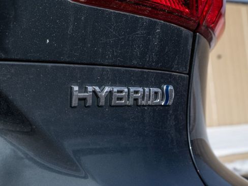 Used 2022 Toyota Venza LE image 10