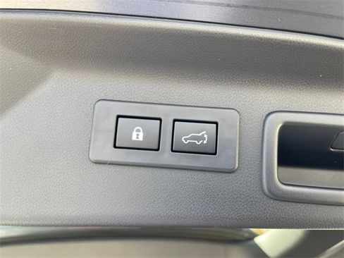 Certified 2025 Subaru Forester Premium image 22