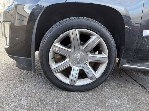 Used 2018 Cadillac Escalade ESV Luxury image 31