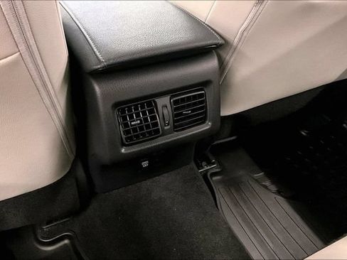 Used 2026 Toyota Camry XLE AWD/4WD image 32