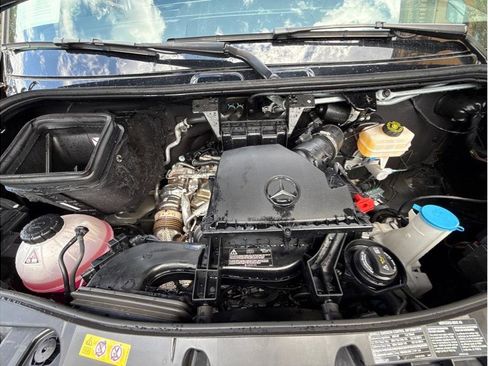 Used 2023 Mercedes-Benz Sprinter 2500 image 25