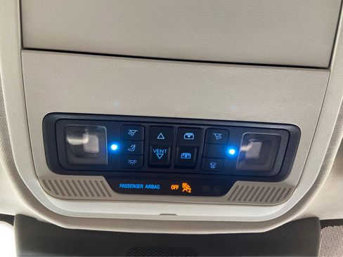 Used 2025 Ford Expedition Platinum image 46