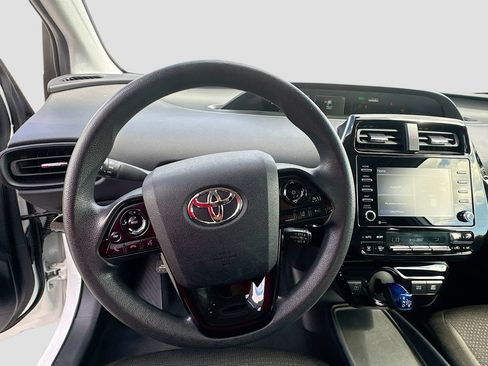 Used 2022 Toyota Prius LE FWD image 11