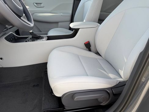 New 2026 Hyundai Kona SE image 9