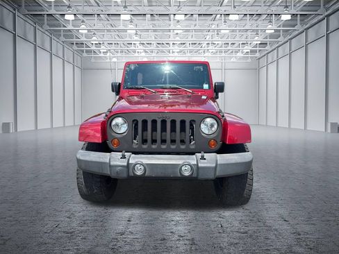 Used 2012 Jeep Wrangler Unlimited Rubicon w/ Dual Top Group AWD/4WD image 2