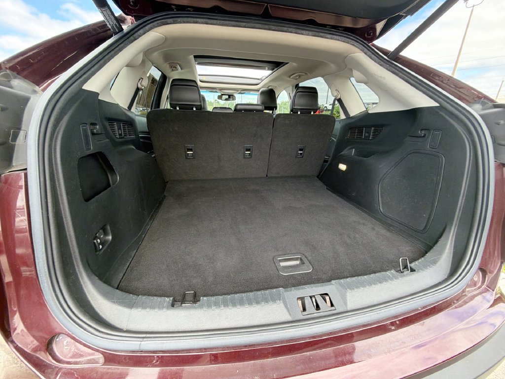 Used 2020 Ford Edge Titanium w/ Equipment Group 301A FWD image 33
