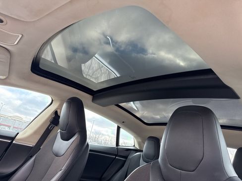 Used 2015 Tesla Model S 60 image 8