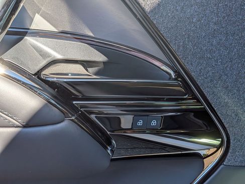 Used 2025 Land Rover Range Rover Sport Dynamic SE image 14