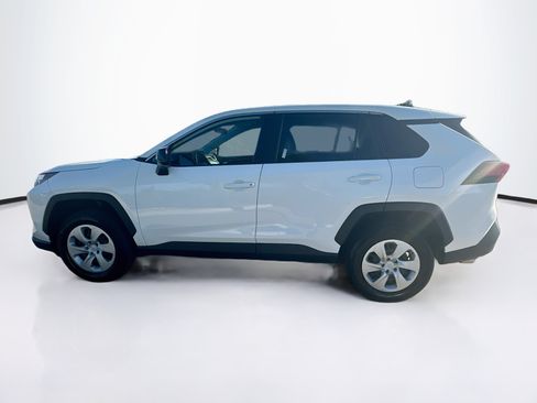 Used 2025 Toyota RAV4 LE AWD/4WD image 4