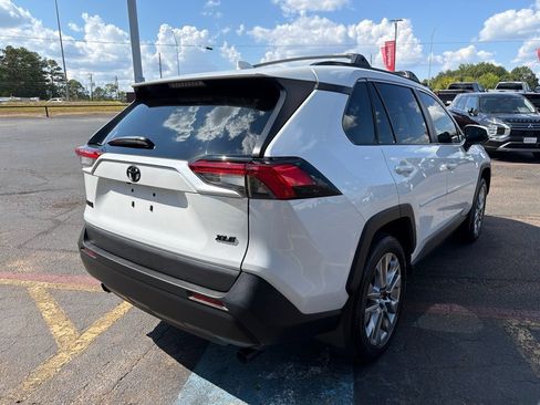 Used 2025 Toyota RAV4 XLE Premium FWD image 6