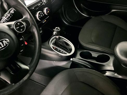 Used 2019 Kia Soul image 17